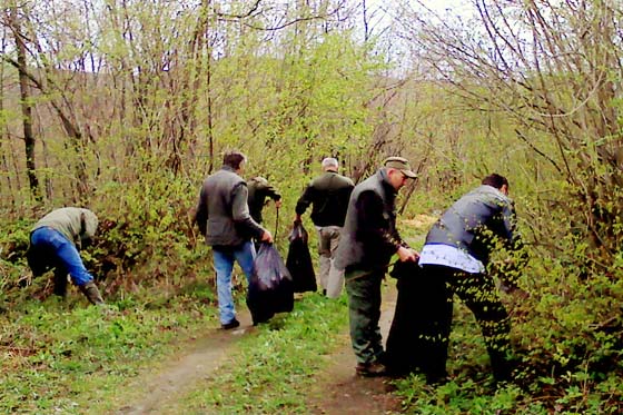 I naša škola je sudjelovala u akciji "Zelena čistka 2012"